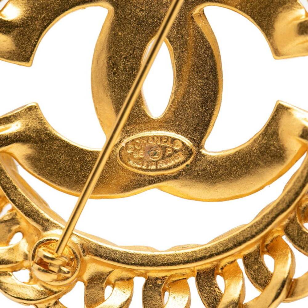 CHANEL Vintage Gold Logo Brooch - Picture 3 of 3